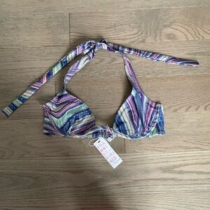 NWT Frankie’s Bikinis x Hailee Steinfeld Bikini Top
